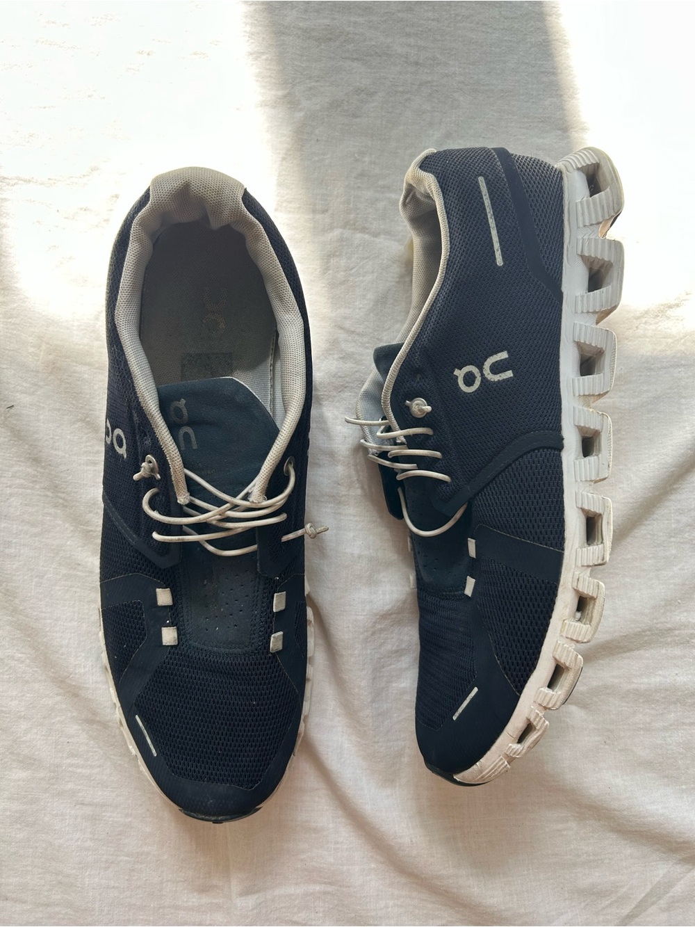 On Running Men’s Athletic Shoes — Black and White
